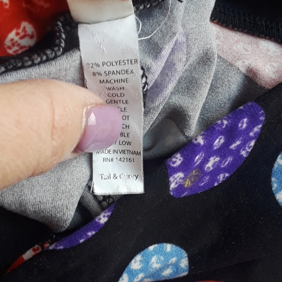 Lot of 2 LuLaRoe Leggings. 6-222 - Picture 6 of 8